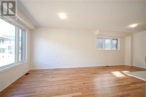 377 Provident Way, Hamilton, ON - Indoor Photo Showing Other Room