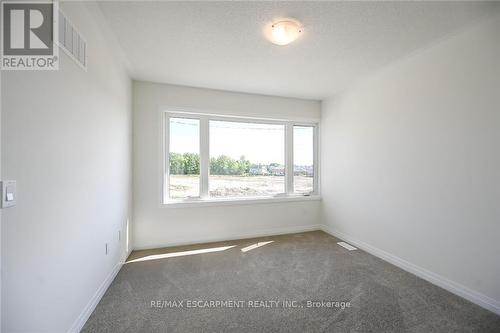 377 Provident Way, Hamilton, ON - Indoor Photo Showing Other Room