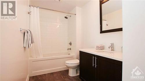 40 Nepean Street Unit#2306, Ottawa, ON - Indoor Photo Showing Bathroom