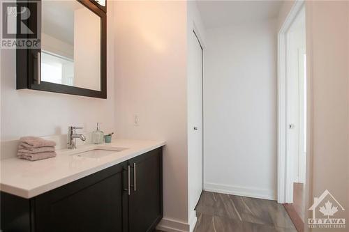 40 Nepean Street Unit#2306, Ottawa, ON - Indoor Photo Showing Bathroom