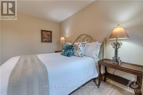 54 Pinetrail Crescent, Ottawa, ON - Indoor Photo Showing Bedroom