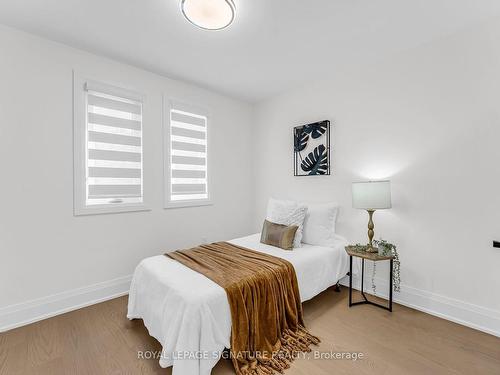 34 Mountfield Cres, Vaughan, ON - Indoor Photo Showing Bedroom