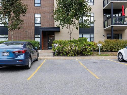 Parking - 303-3157 Boul. De La Gare, Vaudreuil-Dorion, QC - Outdoor