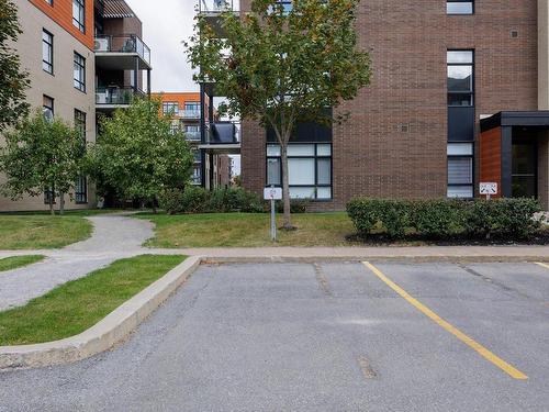 Parking - 303-3157 Boul. De La Gare, Vaudreuil-Dorion, QC - Outdoor