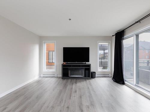 Living room - 303-3157 Boul. De La Gare, Vaudreuil-Dorion, QC - Indoor Photo Showing Living Room