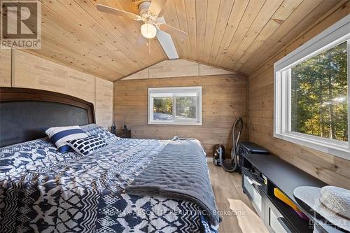 6037 Centennial Drive, Greater Madawaska, ON - Indoor Photo Showing Bedroom