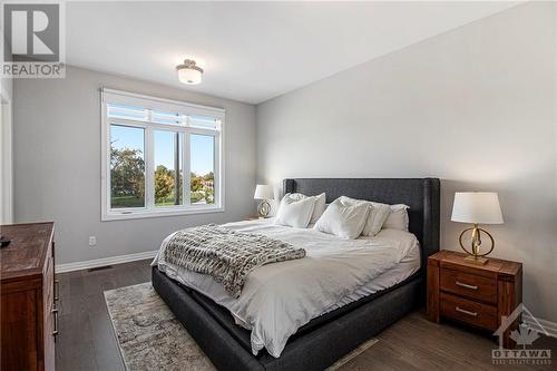 646 Mikinak Road, Ottawa, ON - Indoor Photo Showing Bedroom