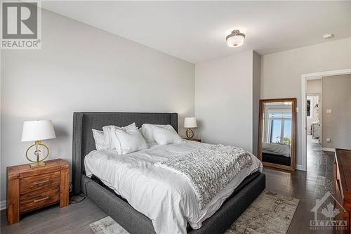 646 Mikinak Road, Ottawa, ON - Indoor Photo Showing Bedroom