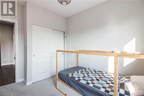 646 Mikinak Road, Ottawa, ON - Indoor Photo Showing Bedroom