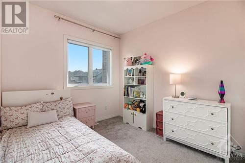 646 Mikinak Road, Ottawa, ON - Indoor Photo Showing Bedroom