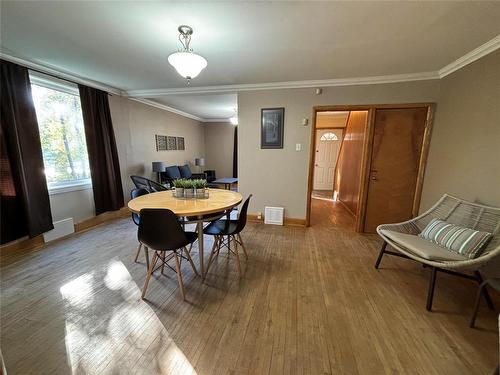 22 10Th Street Sw, Portage La Prairie, MB - Indoor Photo Showing Dining Room