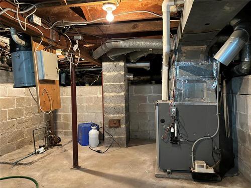 22 10Th Street Sw, Portage La Prairie, MB - Indoor Photo Showing Basement