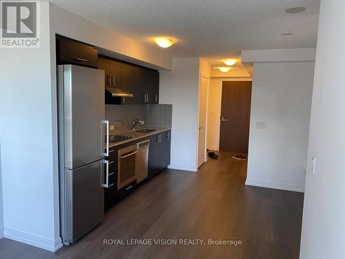 2709 - 255 Village Green Square, Toronto, ON - Indoor Photo Showing Kitchen