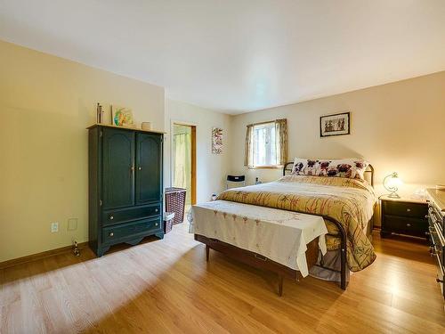 Master bedroom - 1224 Ch. D'Entrelacs, Sainte-Marguerite-Du-Lac-Masson, QC - Indoor Photo Showing Bedroom