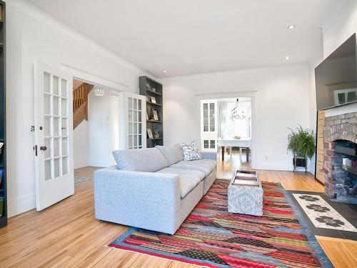 Salon - 3496 Rue Addington, Montréal (Côte-Des-Neiges/Notre-Dame-De-Grâce), QC - Indoor Photo Showing Living Room With Fireplace