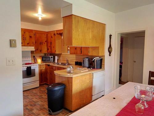 Kitchen - 2 Rue Fraser, Matapédia, QC - Indoor Photo Showing Kitchen With Double Sink