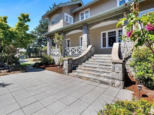 4423 Tyndall Ave, Saanich, BC 