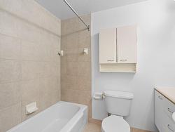 Ensuite bathroom - 