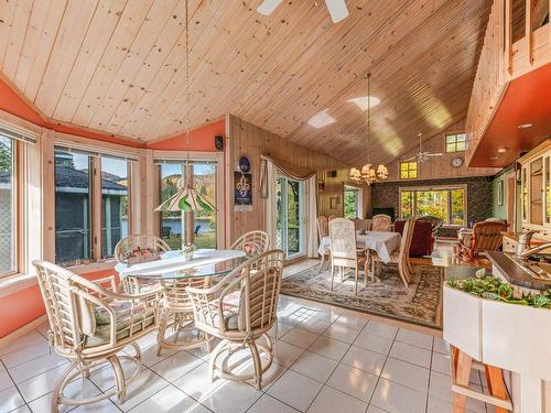 Dinette - 44 Ch. Paquette, Val-Des-Lacs, QC -  With Deck Patio Veranda