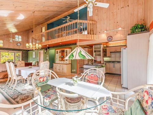 Dinette - 44 Ch. Paquette, Val-Des-Lacs, QC - 