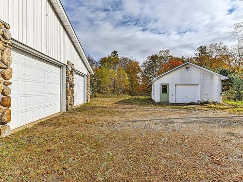 Garage - 44 Ch. Paquette, Val-Des-Lacs, QC - Outdoor With Exterior