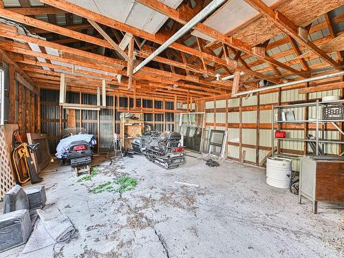 Garage - 44 Ch. Paquette, Val-Des-Lacs, QC - Indoor Photo Showing Basement