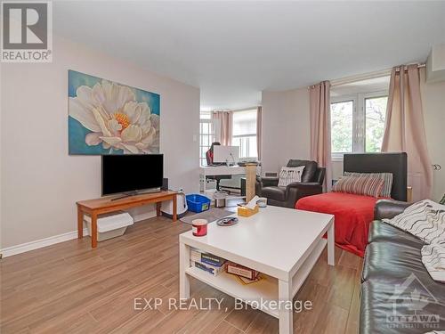 113 - 1025 Grenon Avenue, Ottawa, ON - Indoor Photo Showing Living Room