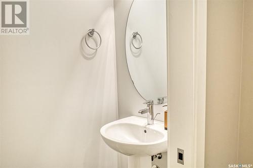 309 Germain Manor, Saskatoon, SK - Indoor Photo Showing Bathroom