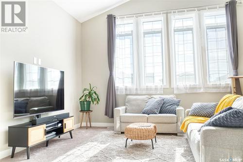 309 Germain Manor, Saskatoon, SK - Indoor Photo Showing Living Room