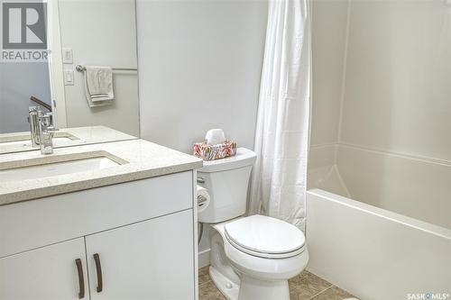 309 Germain Manor, Saskatoon, SK - Indoor Photo Showing Bathroom