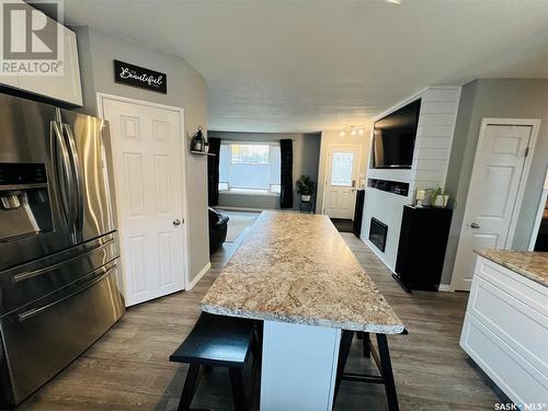 621 Central Avenue S, Swift Current, SK - Indoor Photo Showing Kitchen