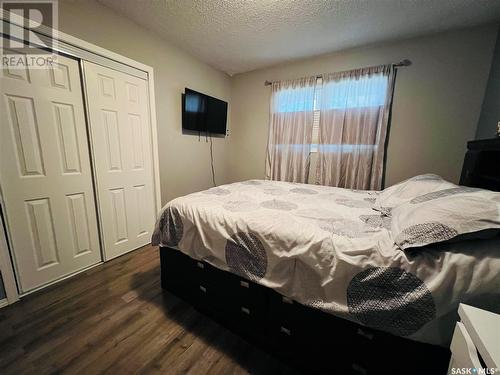 621 Central Avenue S, Swift Current, SK - Indoor Photo Showing Bedroom