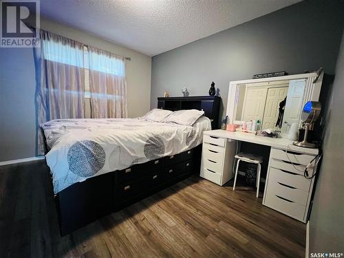 621 Central Avenue S, Swift Current, SK - Indoor Photo Showing Bedroom