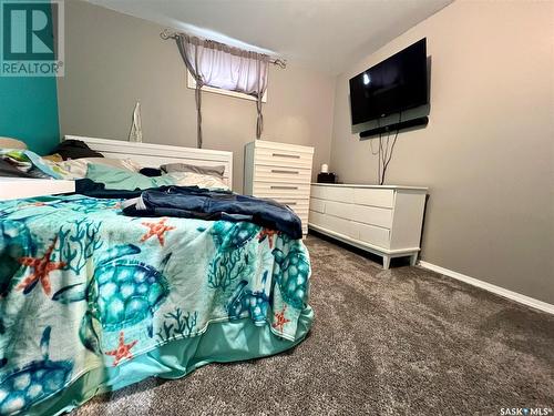 621 Central Avenue S, Swift Current, SK - Indoor Photo Showing Bedroom