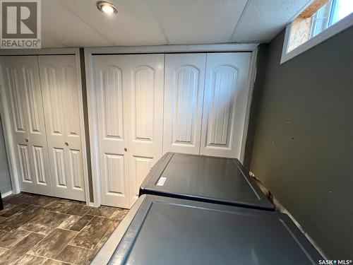 621 Central Avenue S, Swift Current, SK - Indoor Photo Showing Laundry Room