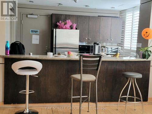 601 - 48 Suncrest Boulevard, Markham, ON - Indoor Photo Showing Kitchen