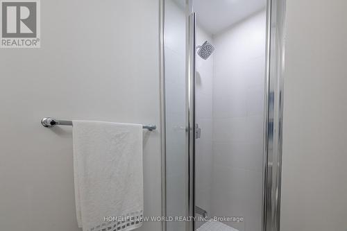 1009 - 8 Nahani Way, Mississauga, ON - Indoor Photo Showing Bathroom