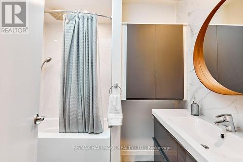 36 Farley Crescent, Toronto, ON - Indoor Photo Showing Bathroom