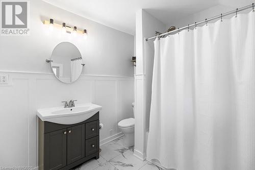 Beautifully updated - 341 23Rd Street W, Owen Sound, ON - Indoor Photo Showing Bathroom