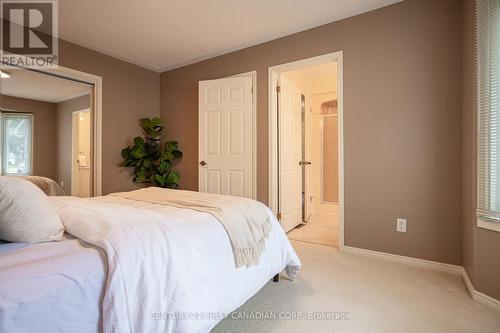 34 - 14 Doon Drive, London, ON - Indoor Photo Showing Bedroom