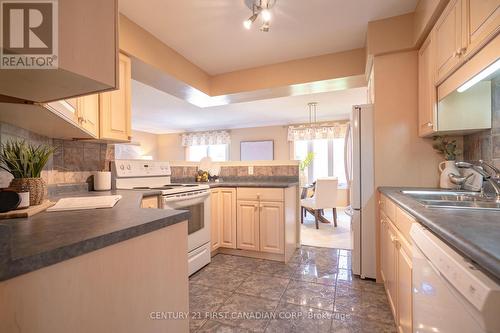 34 - 14 Doon Drive, London, ON - Indoor Photo Showing Kitchen