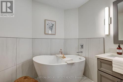 203 - 250 Sydenham Street, London, ON - Indoor Photo Showing Bathroom