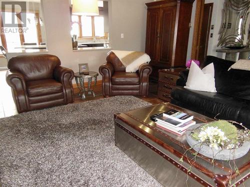 471 Macdonald Ave, Sault Ste Marie, ON - Indoor Photo Showing Living Room