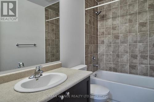 30 Lander Crescent, Clarington, ON - Indoor Photo Showing Bathroom