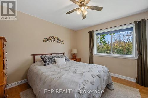 6320 Frog Street, Georgina, ON - Indoor Photo Showing Bedroom