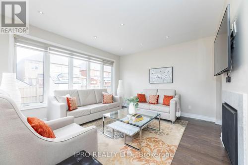 71 Little Britain Crescent, Brampton, ON - Indoor Photo Showing Living Room