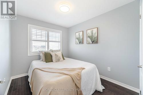 34 Davenfield Circle, Brampton, ON - Indoor Photo Showing Bedroom