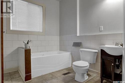 1930 Quebec Street, Regina, SK - Indoor Photo Showing Bathroom