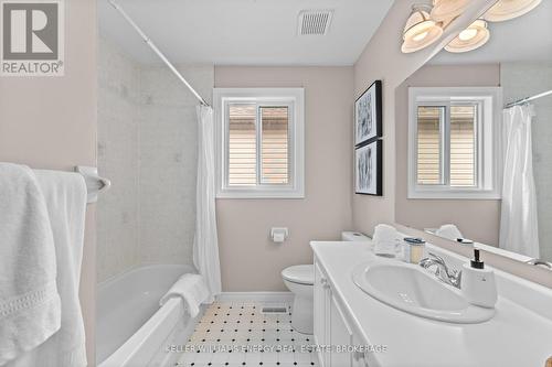 999 Grandlea Court, Oshawa (Pinecrest), ON - Indoor Photo Showing Bathroom