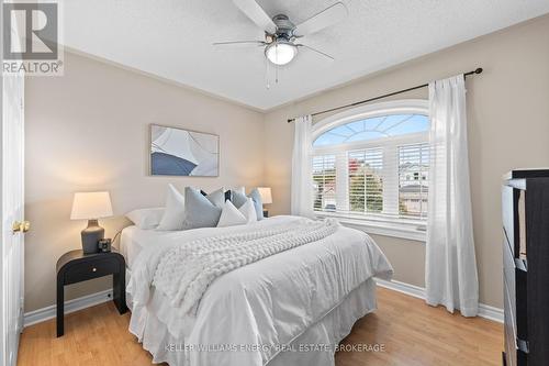 999 Grandlea Court, Oshawa (Pinecrest), ON - Indoor Photo Showing Bedroom